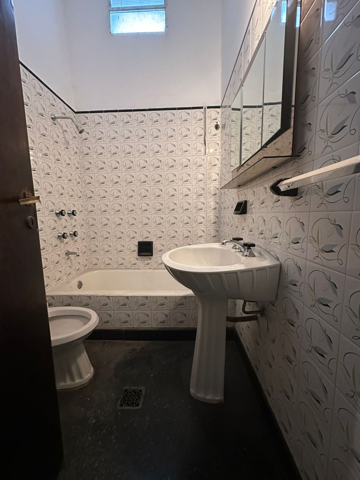 VENTA CASA  3 DORM -CERRO DE LAS ROSAS APTA CREDITO BANCOR