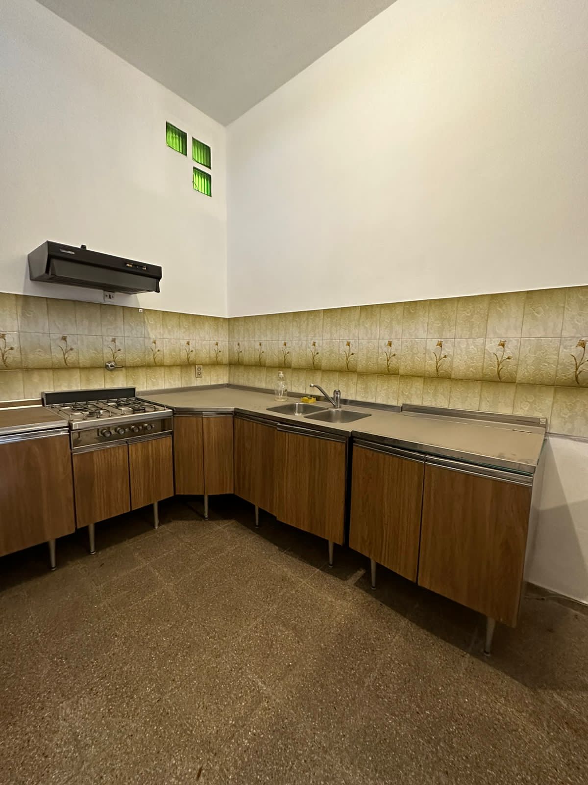 VENTA CASA  3 DORM -CERRO DE LAS ROSAS APTA CREDITO BANCOR