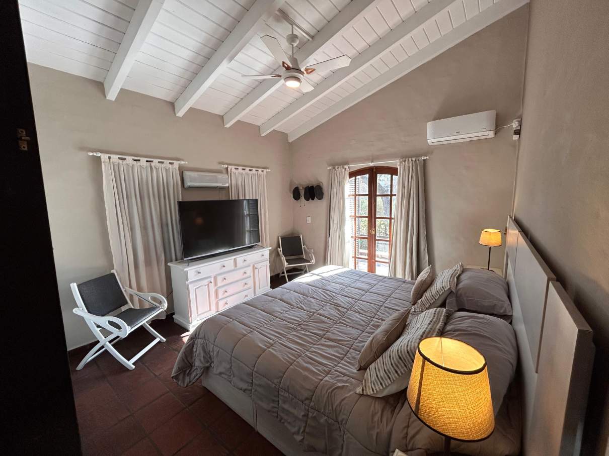 SE VENDE CASA EN VILLA LAGO AZUL CARLOS PAZ