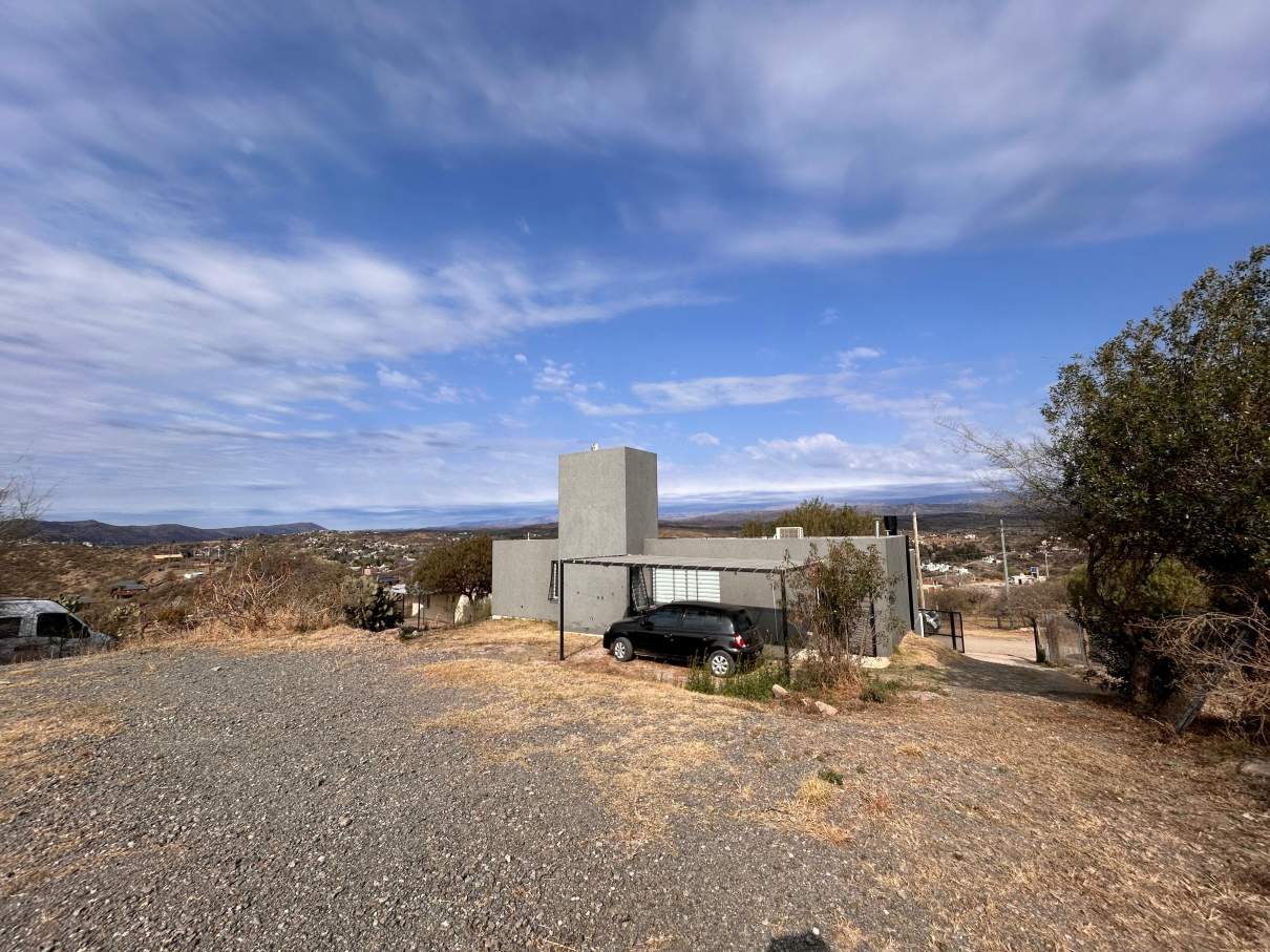 SE VENDE CASA EN VILLA DEL LAGO CARLOS PAZ