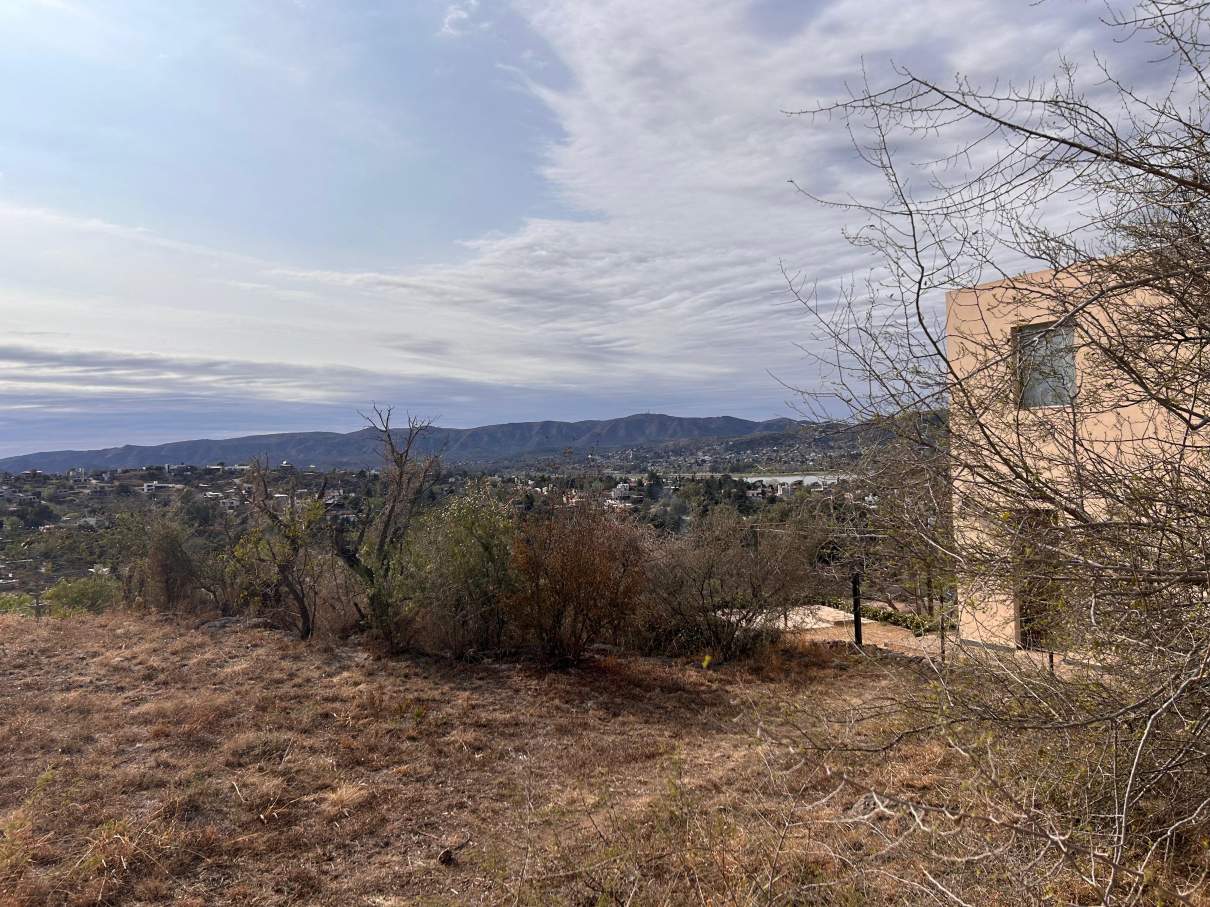 SE VENDE CASA EN VILLA DEL LAGO CARLOS PAZ