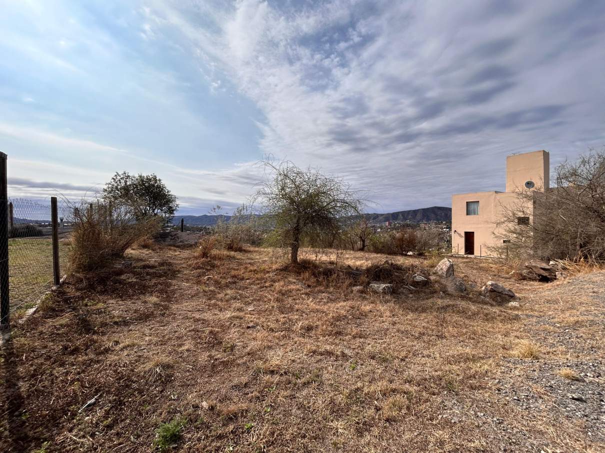 SE VENDE CASA EN VILLA DEL LAGO CARLOS PAZ