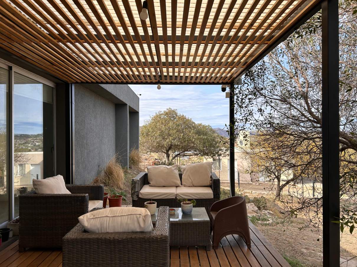 SE VENDE CASA EN VILLA DEL LAGO CARLOS PAZ