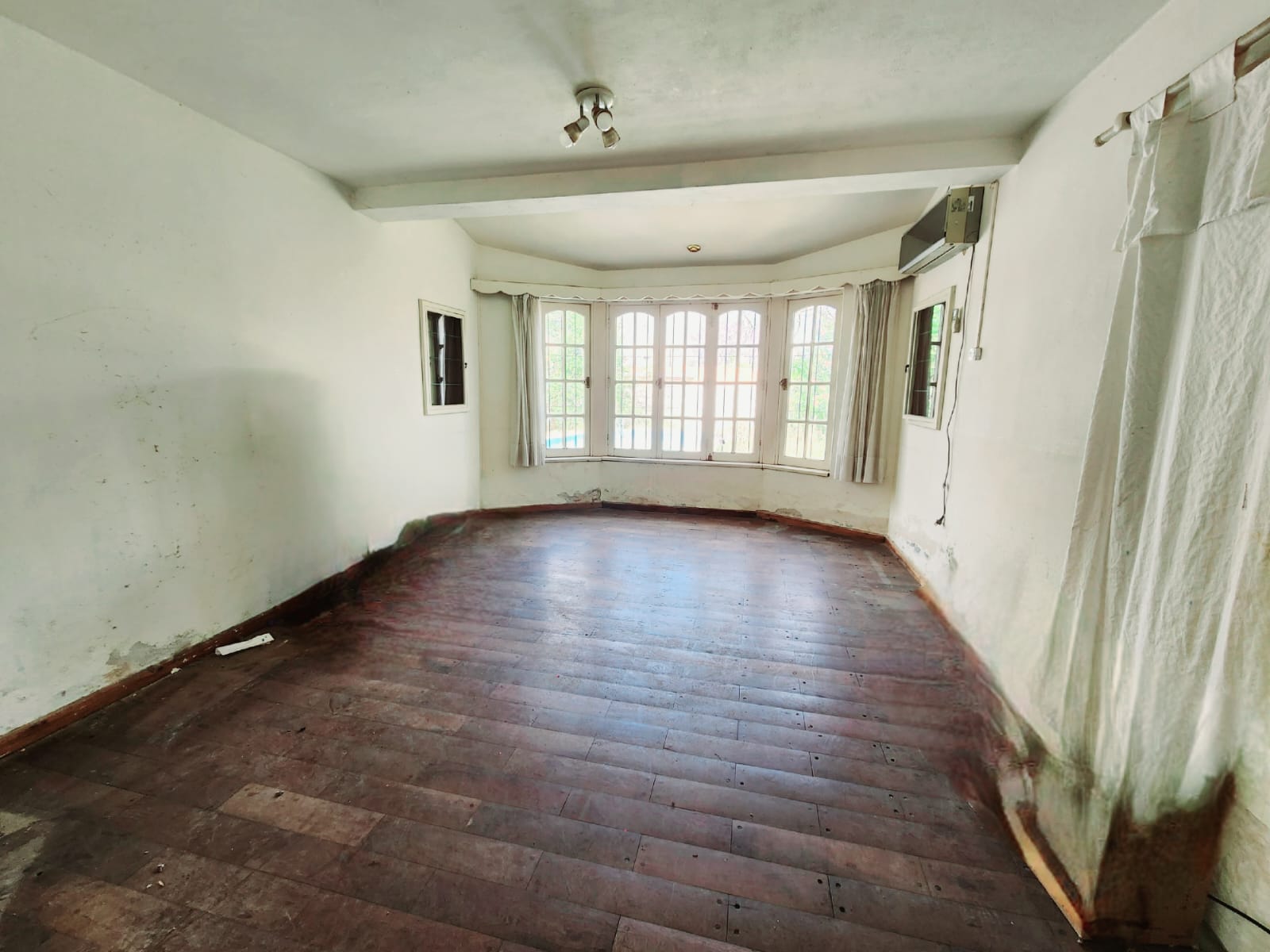 VENDO CASA  3 DORMITORIOS EN EL CERRO DE LAS ROSA