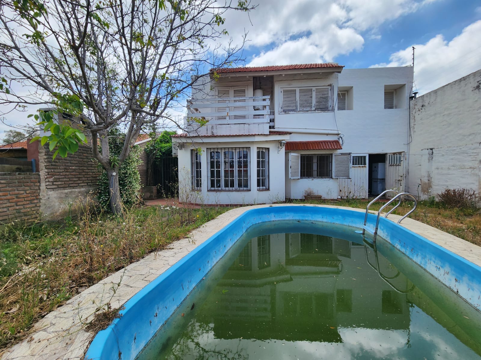 VENDO CASA  3 DORMITORIOS EN EL CERRO DE LAS ROSA