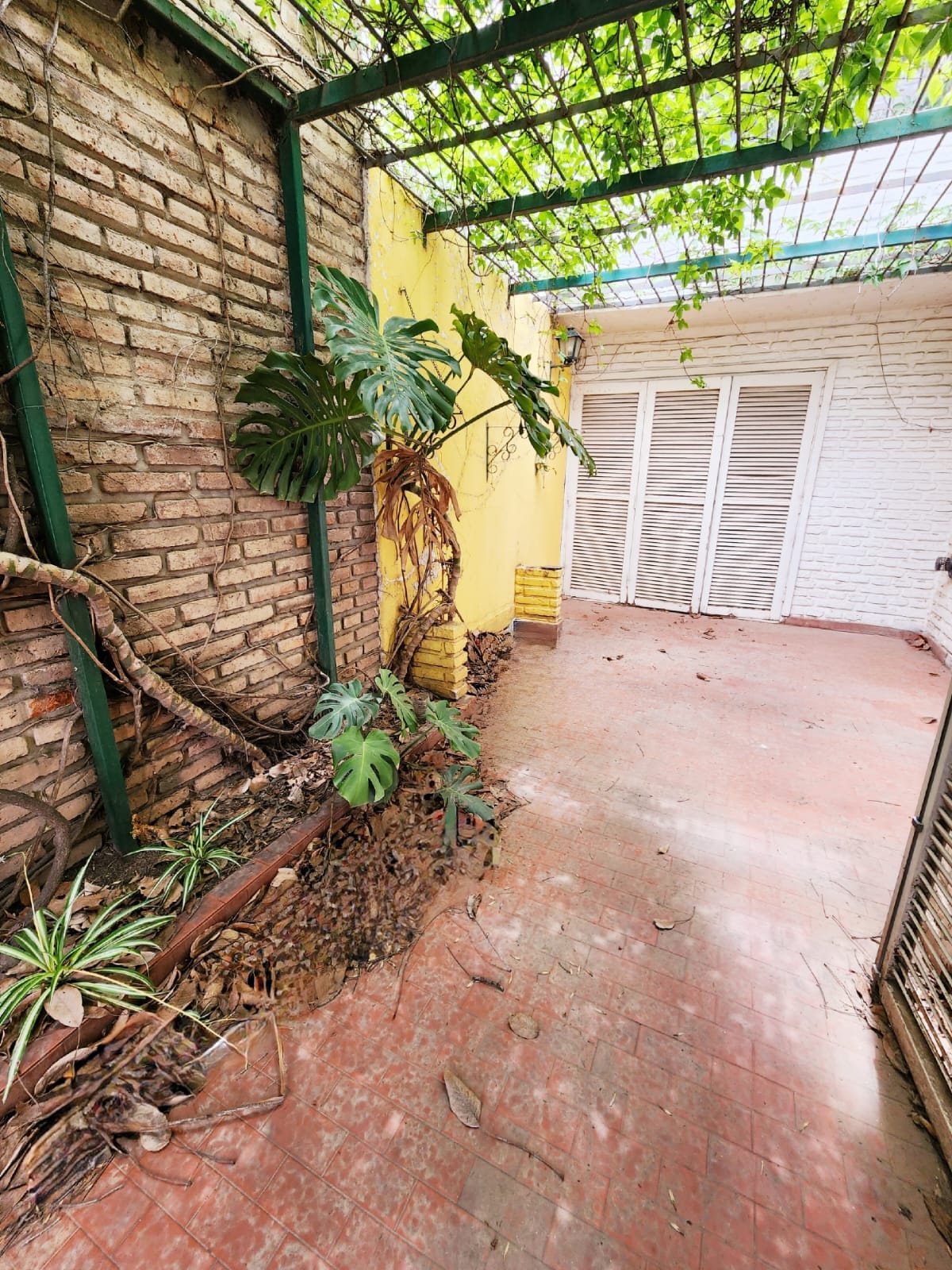 VENDO CASA  3 DORMITORIOS EN EL CERRO DE LAS ROSA