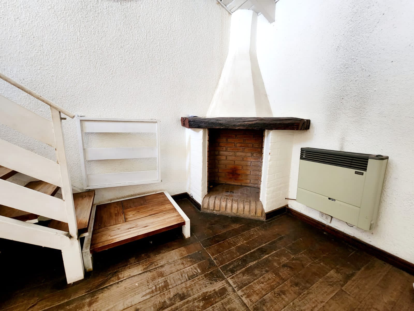 VENDO CASA  3 DORMITORIOS EN EL CERRO DE LAS ROSA