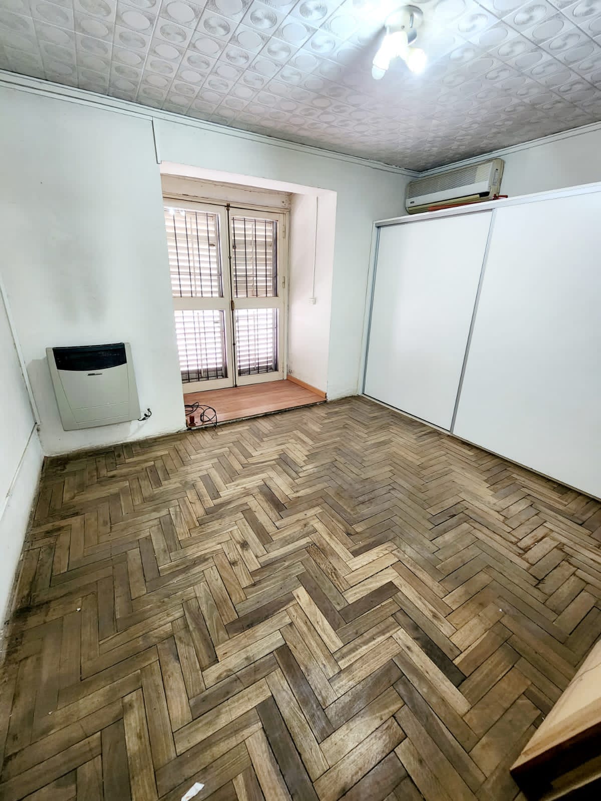 VENDO CASA  3 DORMITORIOS EN EL CERRO DE LAS ROSA