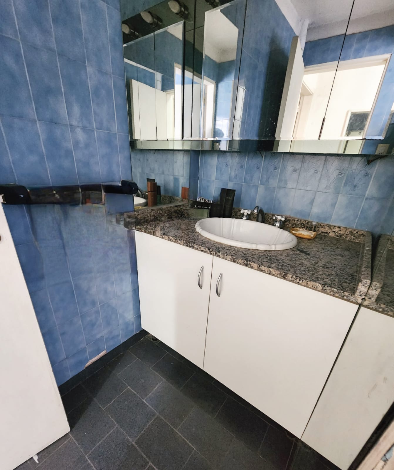 VENDO CASA  3 DORMITORIOS EN EL CERRO DE LAS ROSA