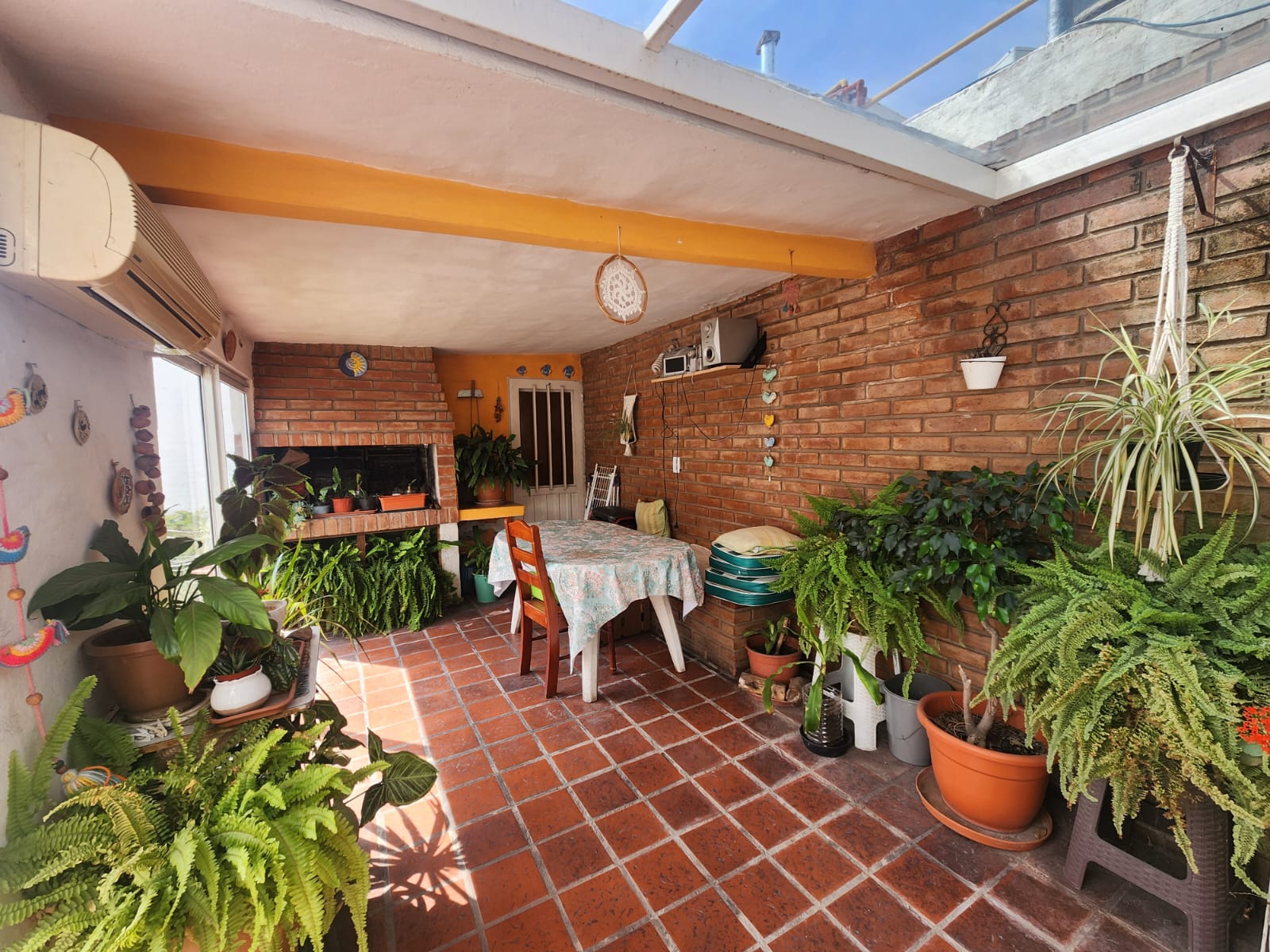 COMANDANTE ESPORA - PJE. NORBERTO CARO - CASA EN VENTA