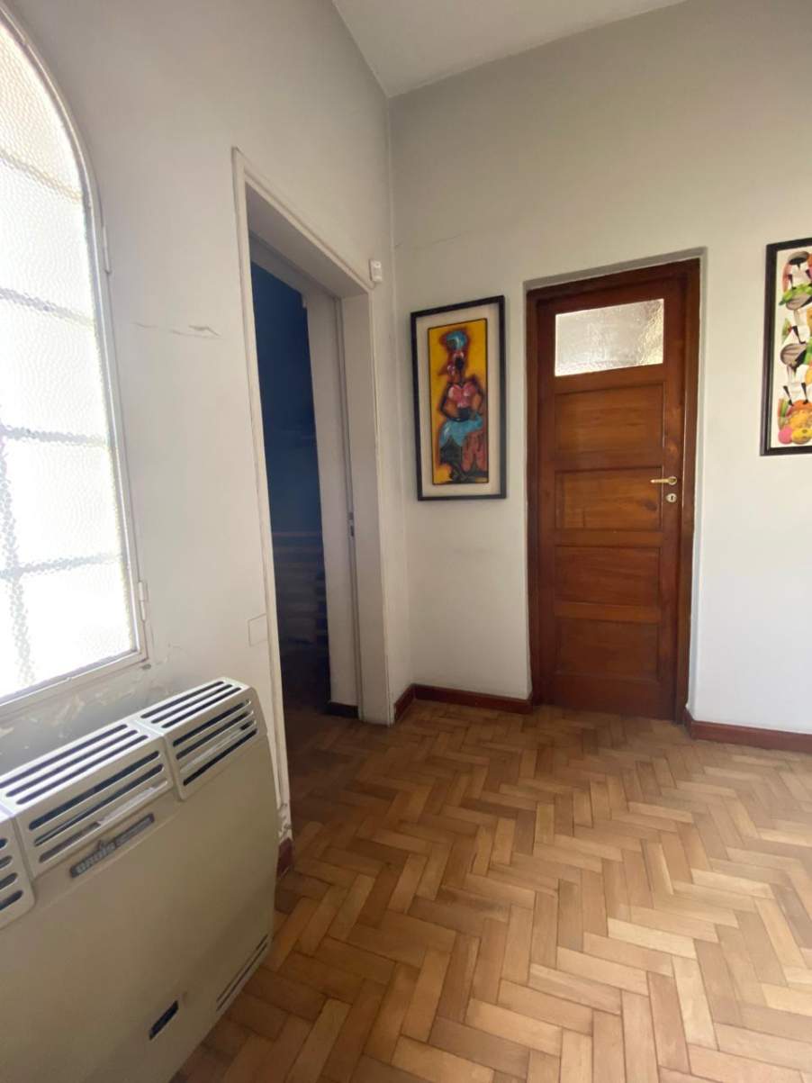 OPORTUNIDAD. BARRIO JUNIORS.EXCELENTE PROPIEDAD. CASA ESQUINA