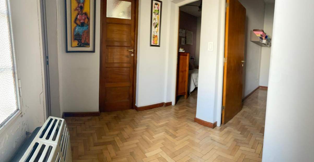 OPORTUNIDAD. BARRIO JUNIORS.EXCELENTE PROPIEDAD. CASA ESQUINA