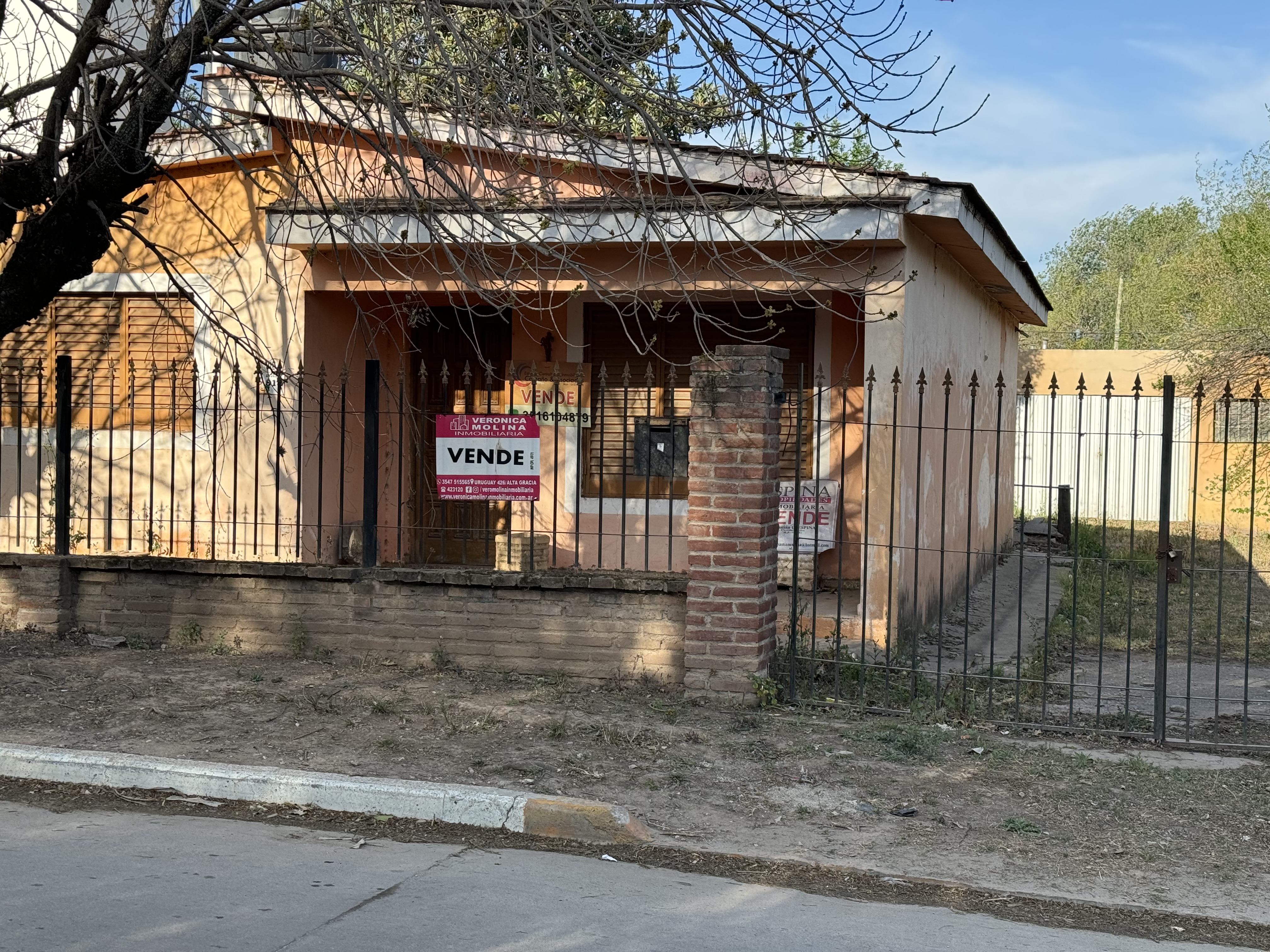 Casa a metros de Av. Hipólito Irigoyen