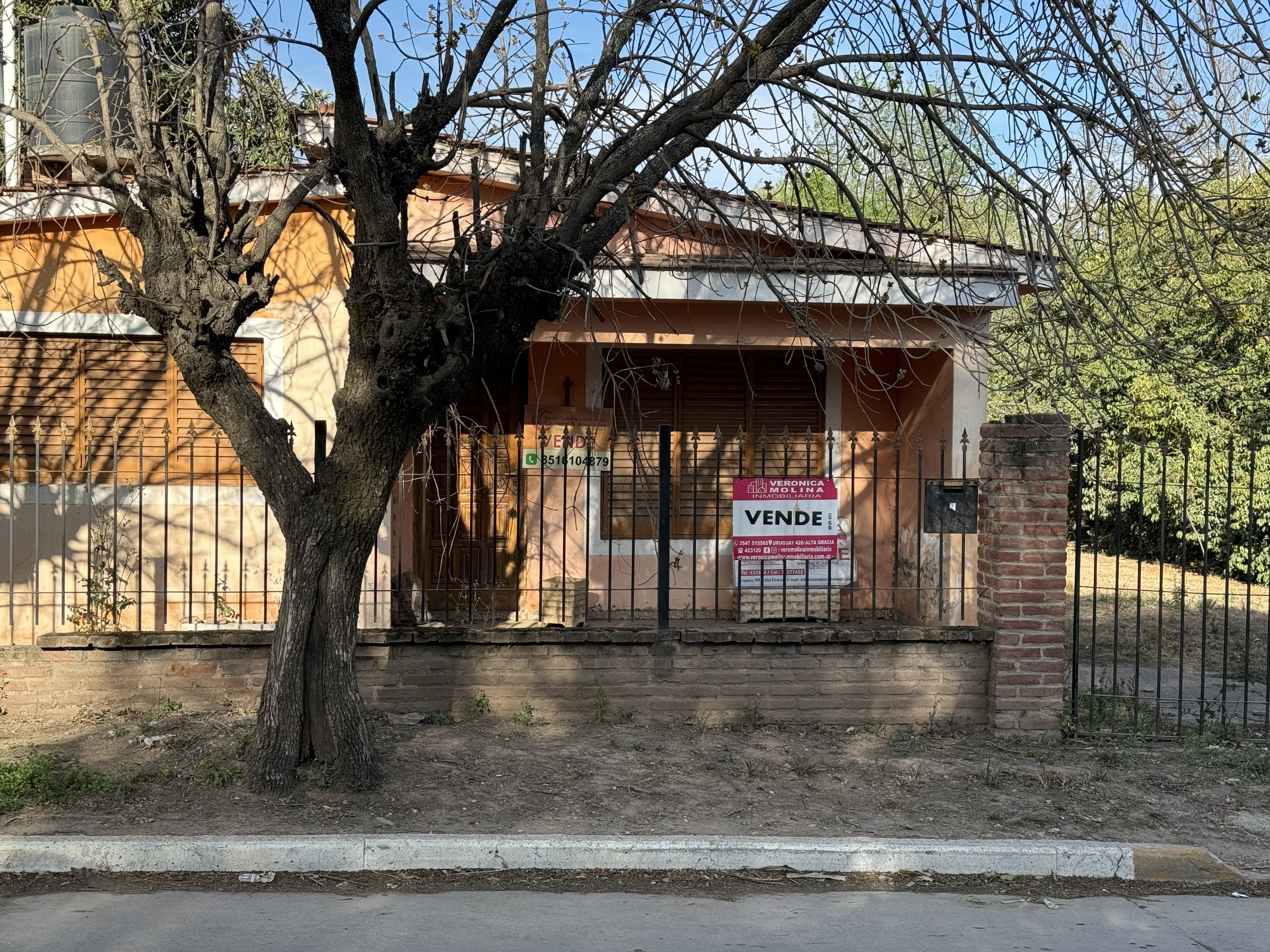 Casa a metros de Av. Hipólito Irigoyen