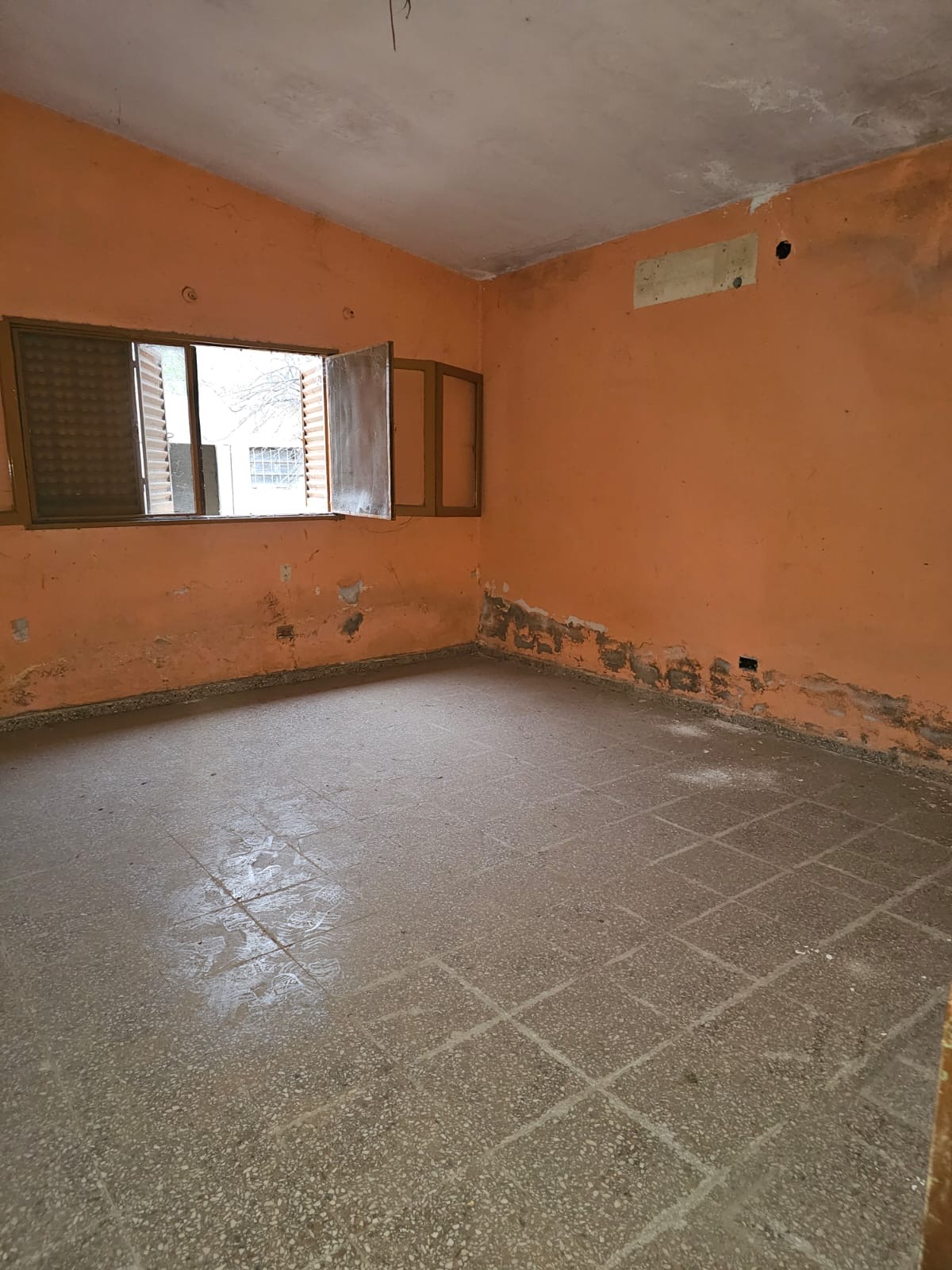 Casa a metros de Av. Hipólito Irigoyen