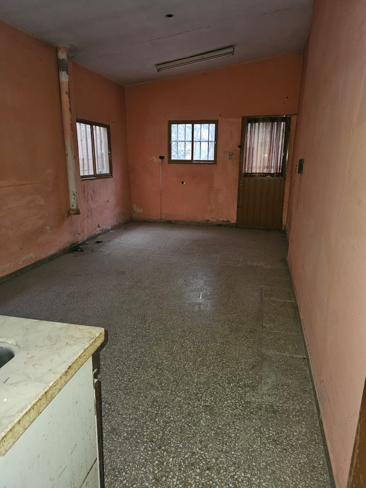 Casa a metros de Av. Hipólito Irigoyen