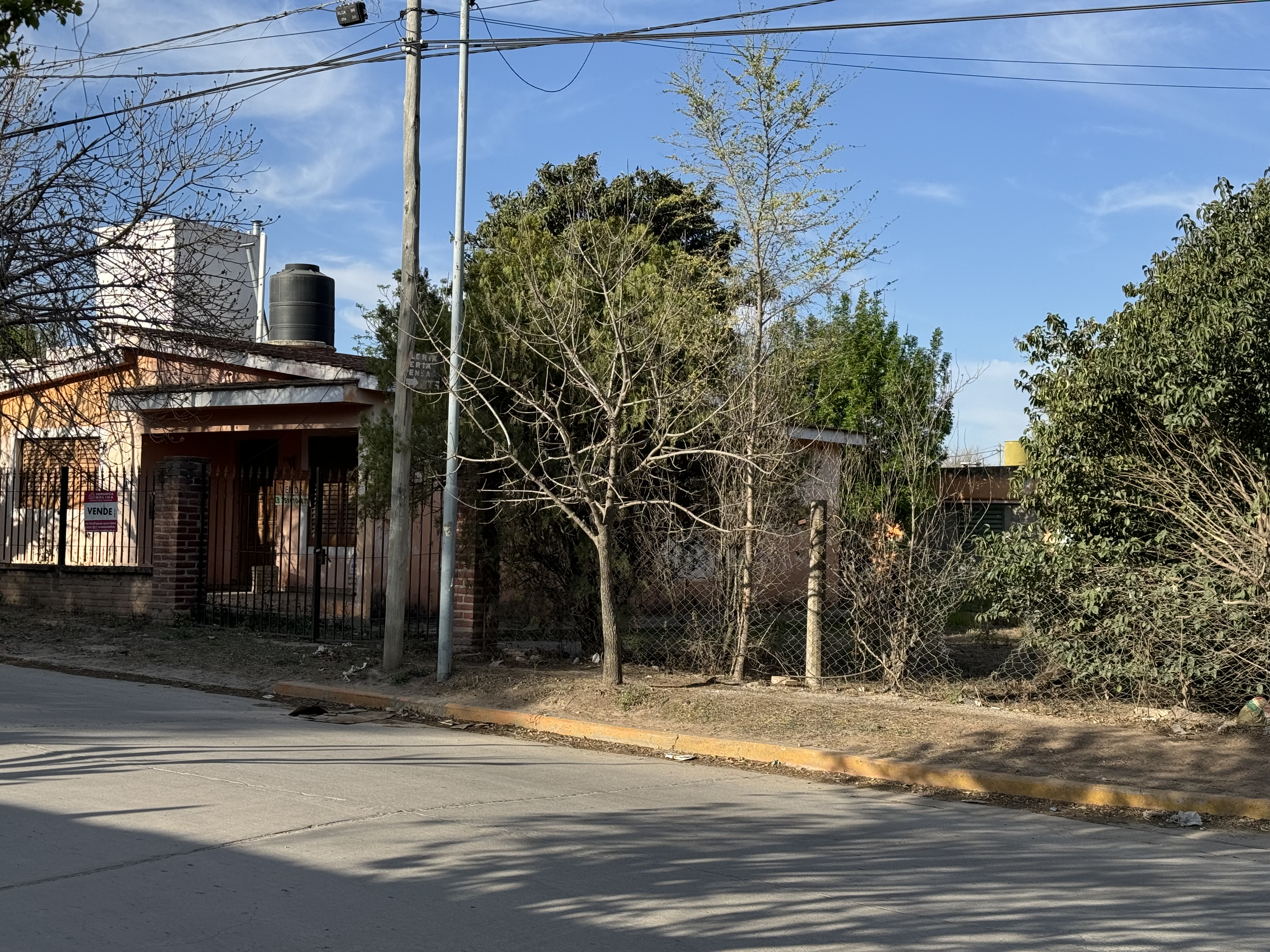 Casa a metros de Av. Hipólito Irigoyen
