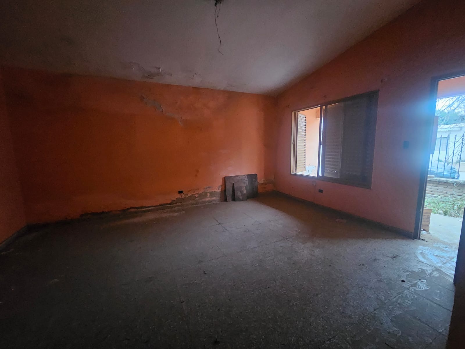 Casa a metros de Av. Hipólito Irigoyen