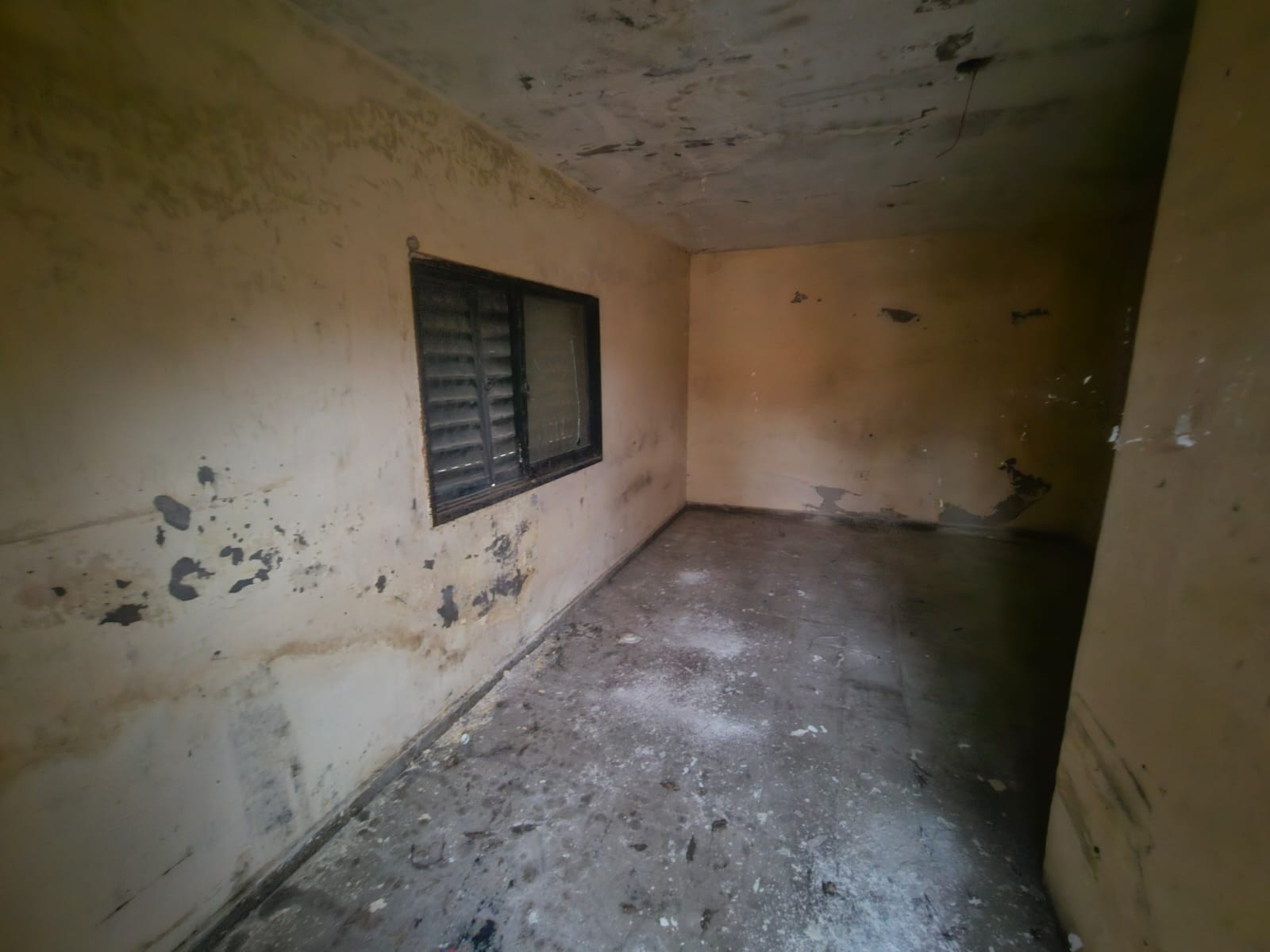 Casa a metros de Av. Hipólito Irigoyen