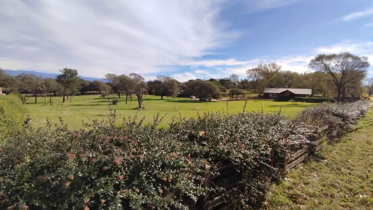 Hectárea Parquizada Con Amplio Frente Sobre Ruta 5 - Tránsito De Turismo Todo El Año - Valle De Cala