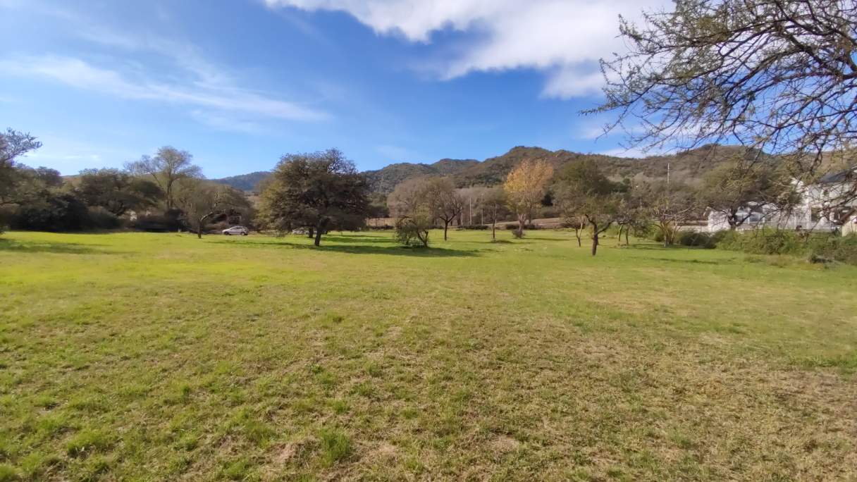 Hectárea Parquizada Con Amplio Frente Sobre Ruta 5 - Tránsito De Turismo Todo El Año - Valle De Cala