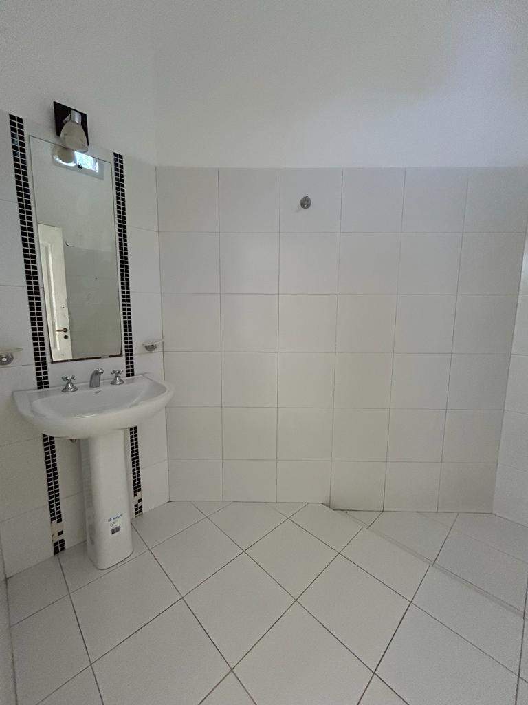 SE VENDE CASA QUINTA 1 DORMITORIO! EN B° CERRADO ZONA SUR! EL HORNERO!!