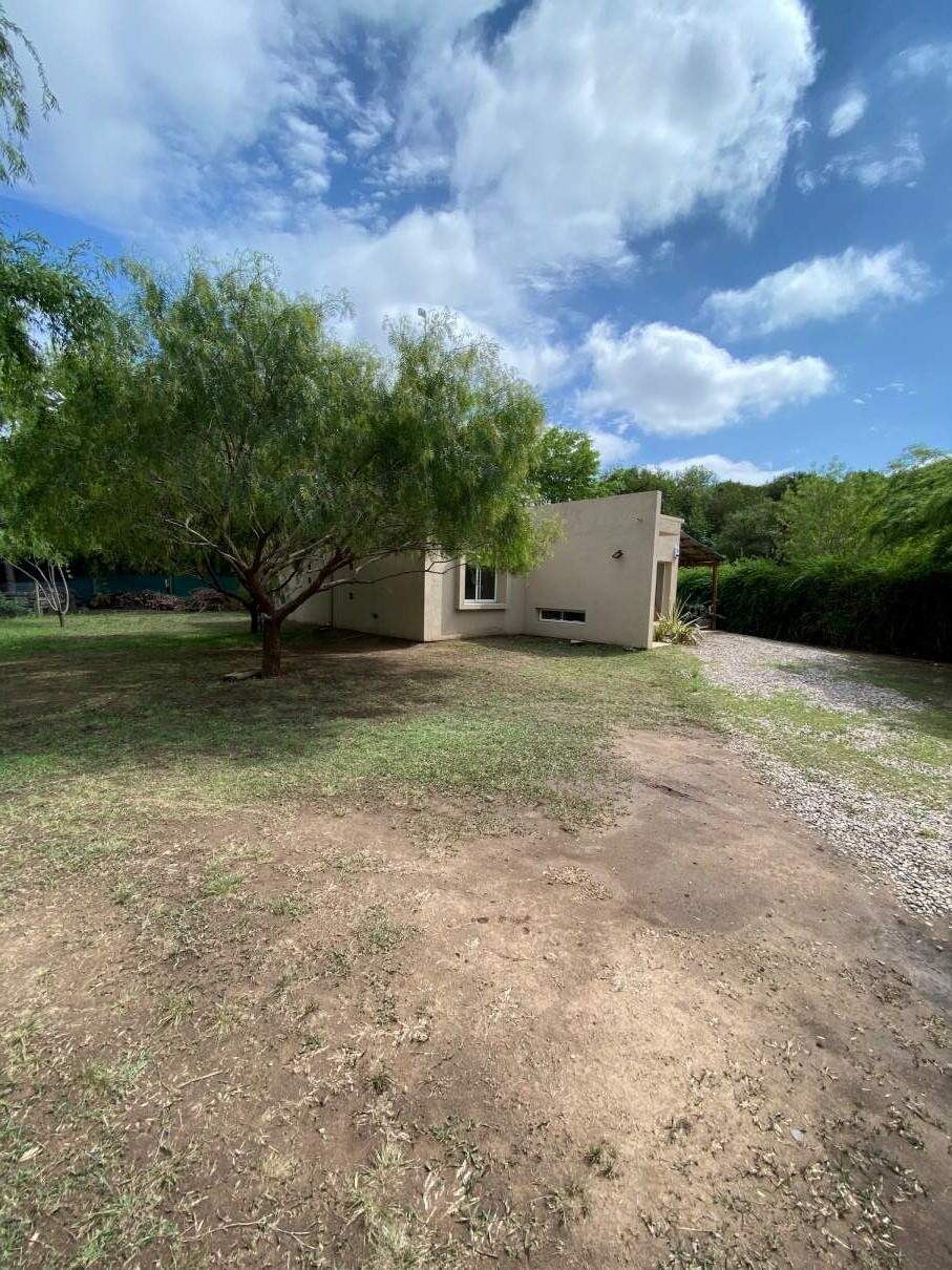 VENDO DOS CASAS QUINTA B° CERRADO ZONA SUR! EL HORNERO!!