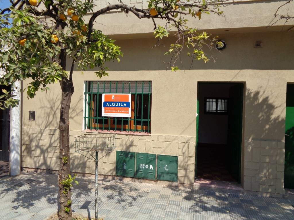 Barrio Yofre Norte - Casa de 2 Dormitorios Amplia y Luminosa con Cocina Equipada, Lavadero, 2 Calefa