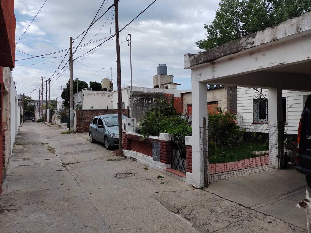 CASA UBICADA EN BARRIO VILLA CABRERA
