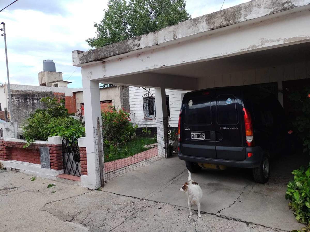 CASA UBICADA EN BARRIO VILLA CABRERA