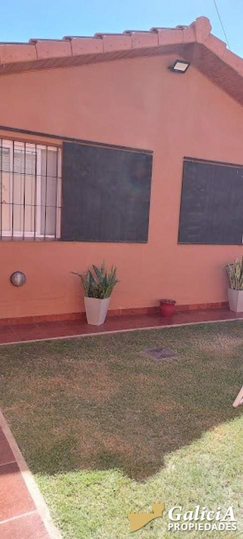 Casa una planta - 3 dorm, garaje doble, Burnichon al 400 esquina Pedro Echague – Bº Ampliacion Artig
