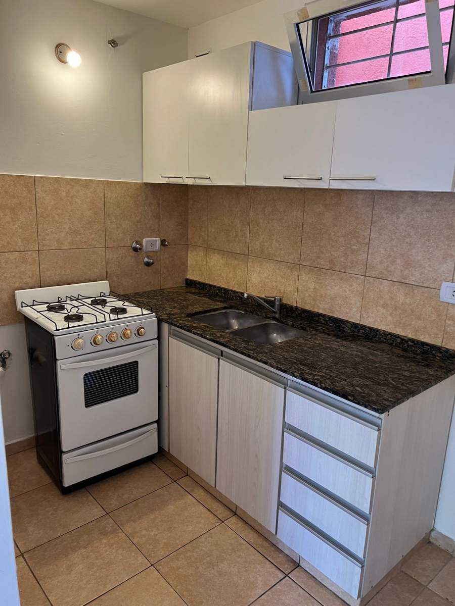 Bº ALTO ALBERDI - DEPTO DE 1 DORM - C- PATIO DE CESPED - APTO BANCOR