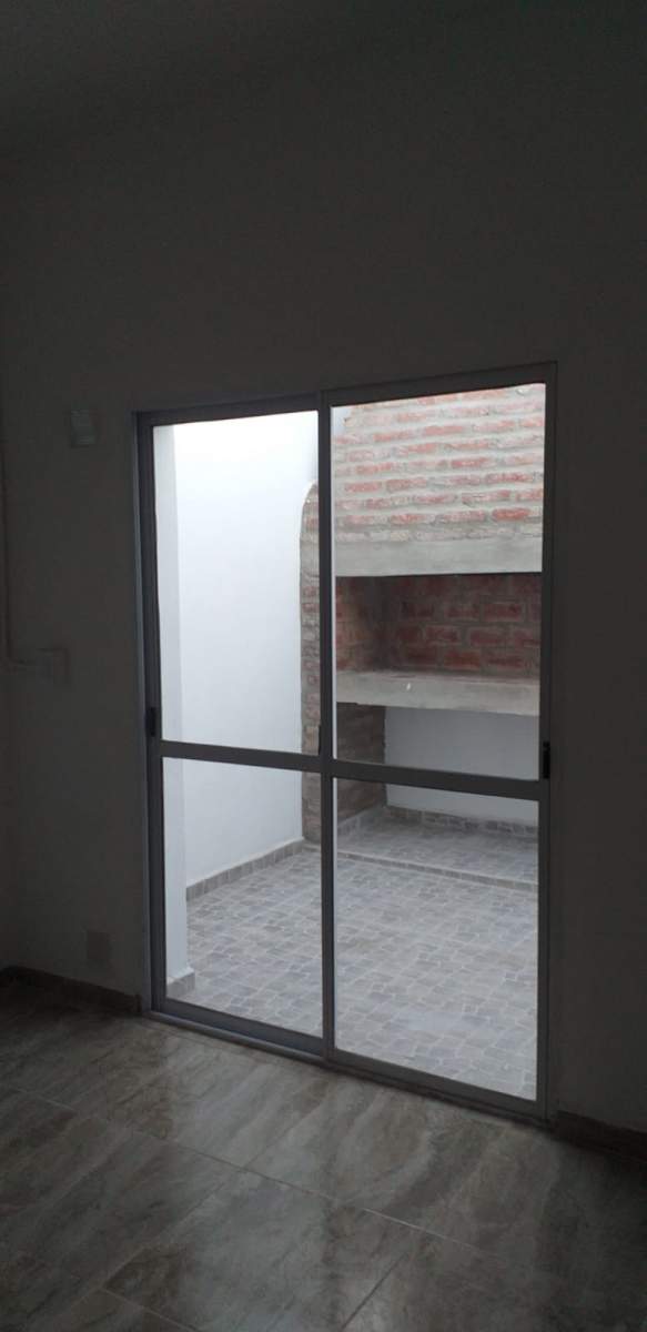 SE VENDE CASA DE UN DORMITORIOS APPTO BANCOR EN BARRIO ALBERDI (CENTRO) RIO CUARTO