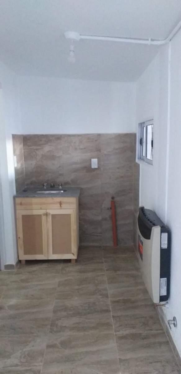 SE VENDE CASA DE UN DORMITORIOS APPTO BANCOR EN BARRIO ALBERDI (CENTRO) RIO CUARTO