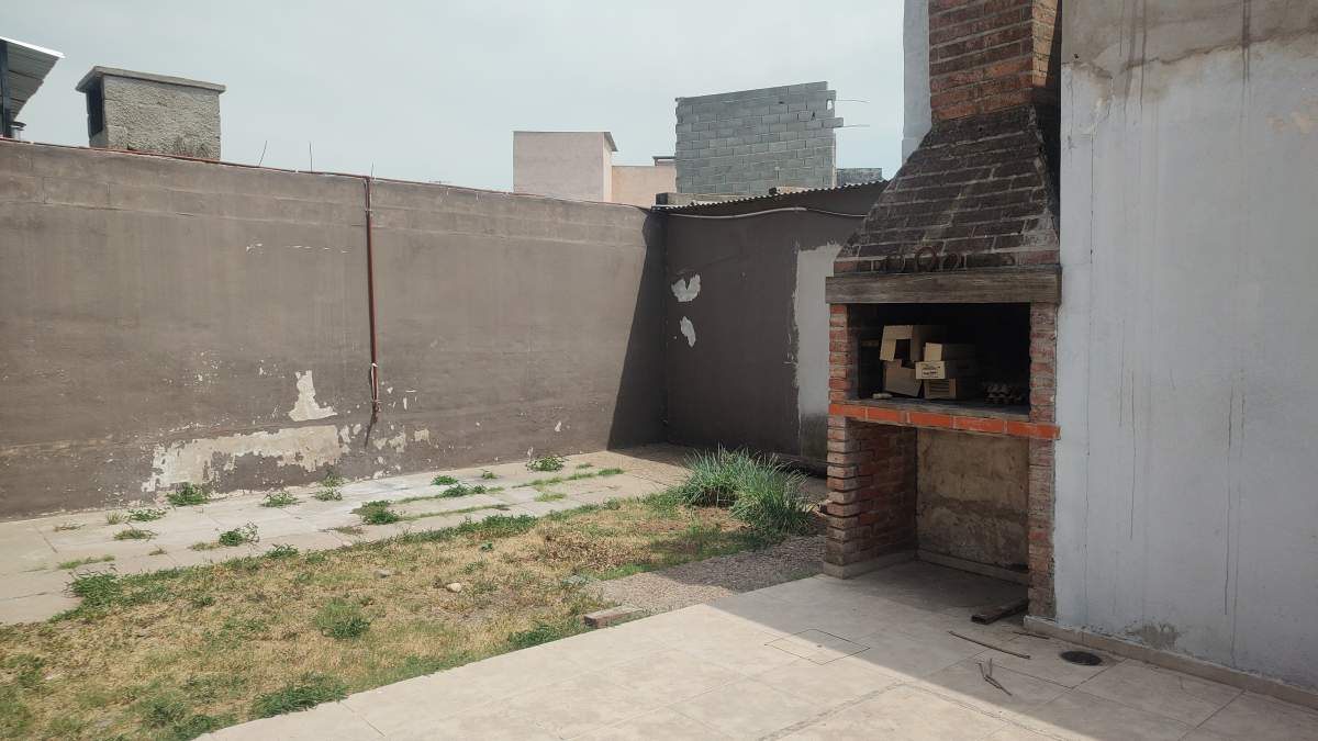 VENTA CASA 3 DORMITORIOS con GALPON 170m2 - SANTA ISABEL 1 Secc