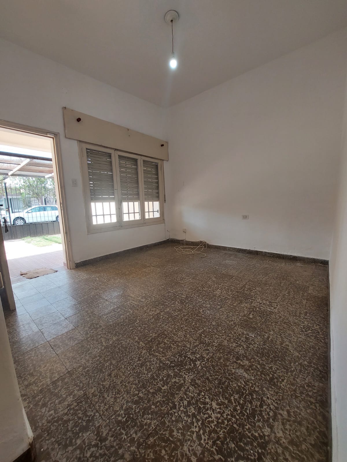 CASA EN VENTA VILLA CABRERA - DOS DORMITORIOS