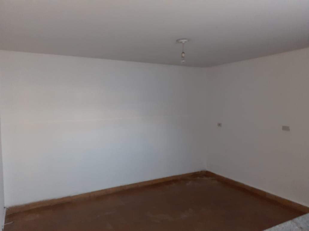 CASA   DEPARTAMENTO UBICADA EN BARRIO LAS FLORES