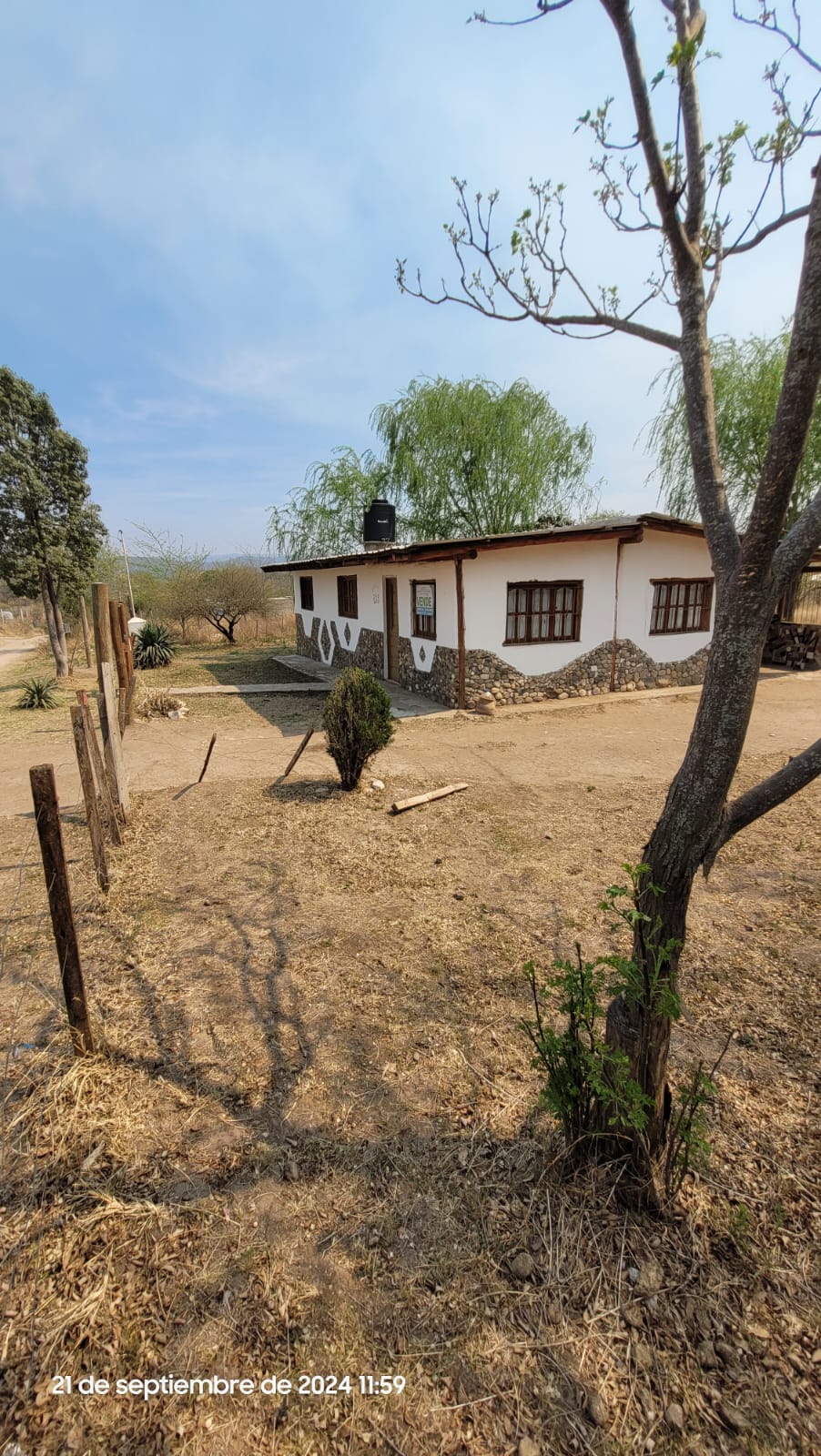 SE VENDE CASA CON DOS TERRENOS EN VILLA CUMBRE AZUL COSQUIN