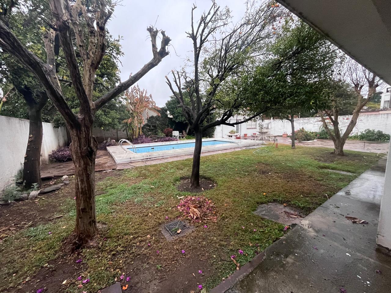 CASA VENTA CERRO LAS ROSAS 3 DORMITORIOS dpcias. depto. trasero PISCINA 315 M2 CUBIERTOS