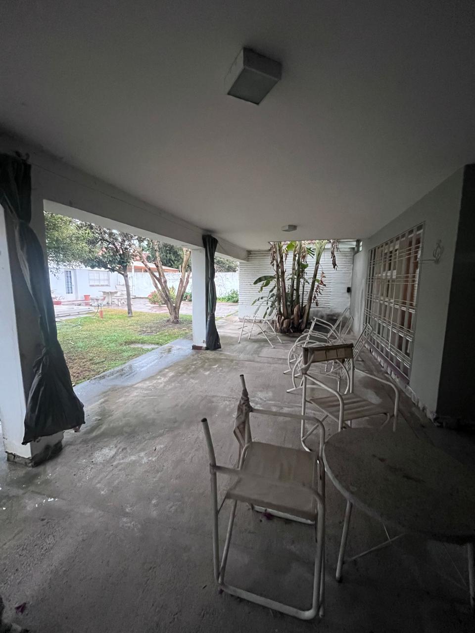 CASA VENTA CERRO LAS ROSAS 3 DORMITORIOS dpcias. depto. trasero PISCINA 315 M2 CUBIERTOS