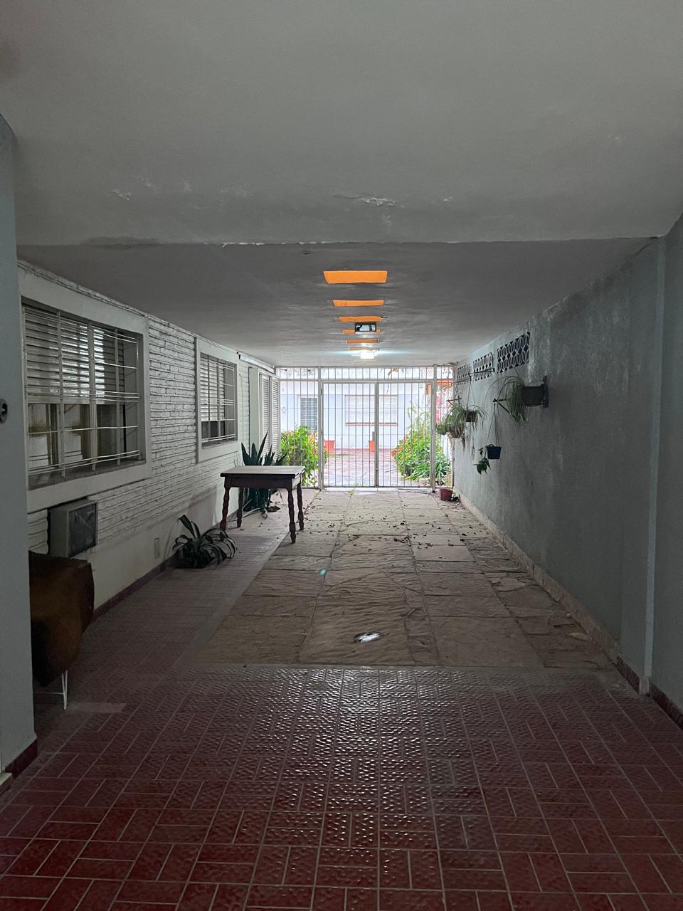 CASA VENTA CERRO LAS ROSAS 3 DORMITORIOS dpcias. depto. trasero PISCINA 315 M2 CUBIERTOS