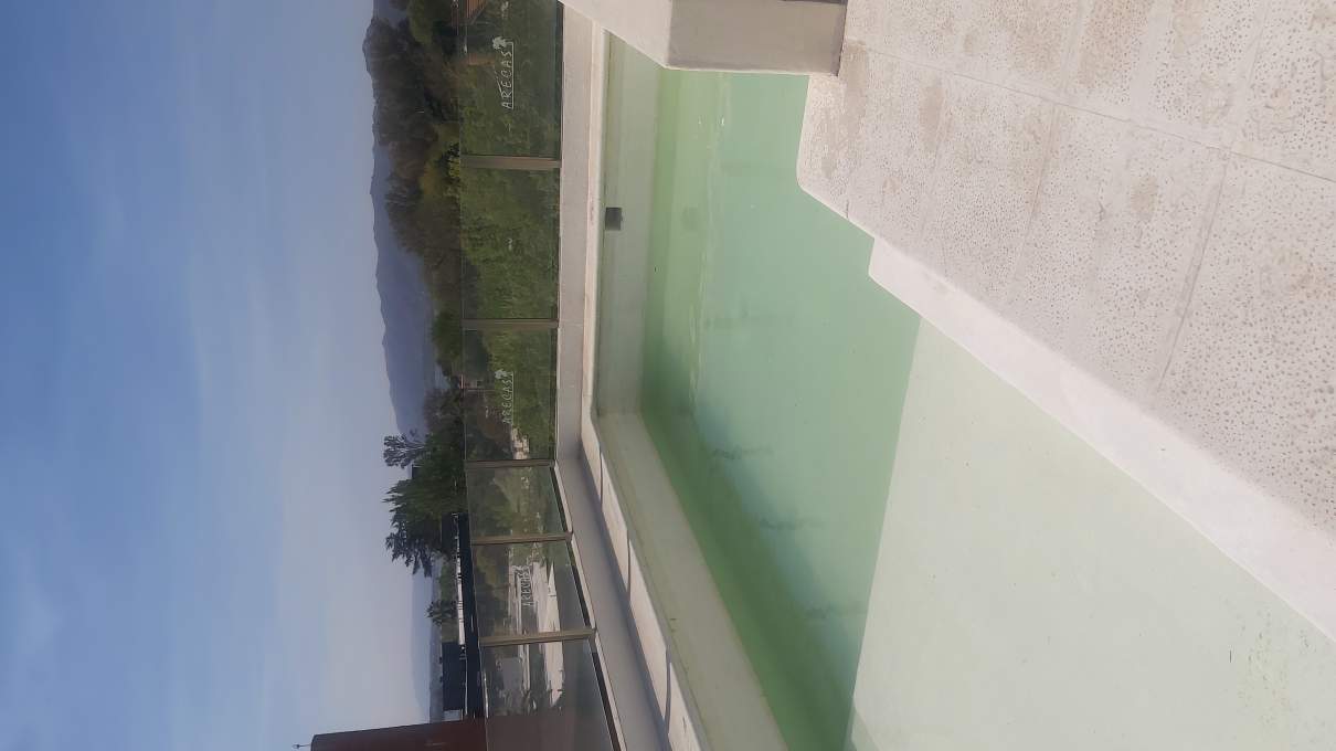 DUPLEX EN VENTA DE DOS DORM CON COCHERA  A METROS DEL HOTEL PORTAL DEL LAGO