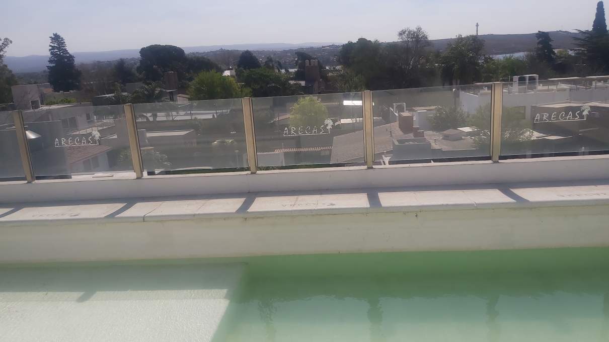 DUPLEX EN VENTA DE DOS DORM CON COCHERA  A METROS DEL HOTEL PORTAL DEL LAGO