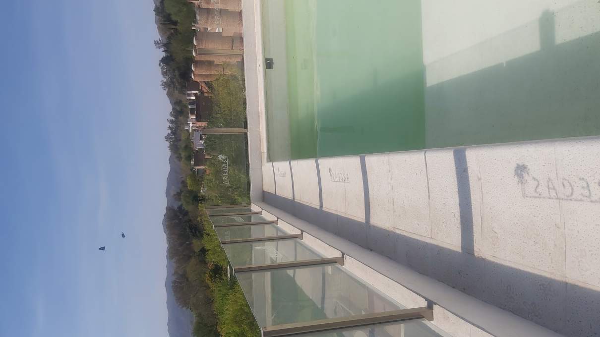 DUPLEX EN VENTA DE DOS DORM CON COCHERA  A METROS DEL HOTEL PORTAL DEL LAGO
