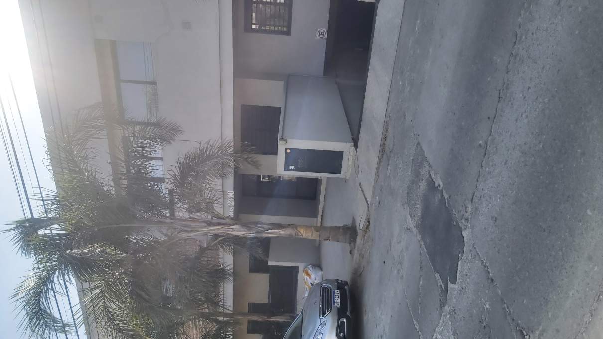 DUPLEX EN VENTA DE DOS DORM CON COCHERA  A METROS DEL HOTEL PORTAL DEL LAGO