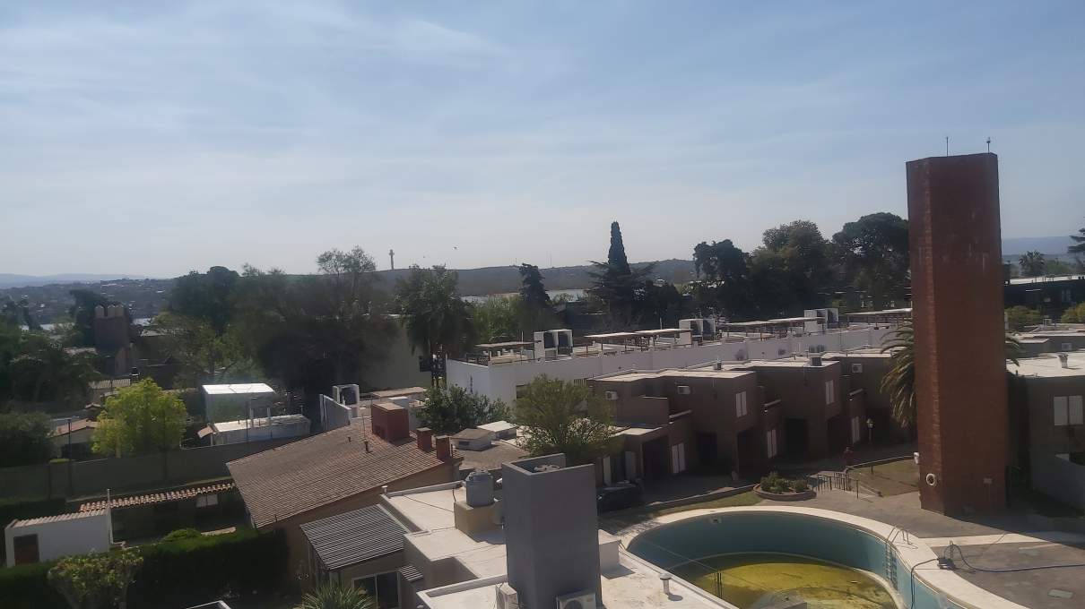 DUPLEX EN VENTA DE DOS DORM CON COCHERA  A METROS DEL HOTEL PORTAL DEL LAGO