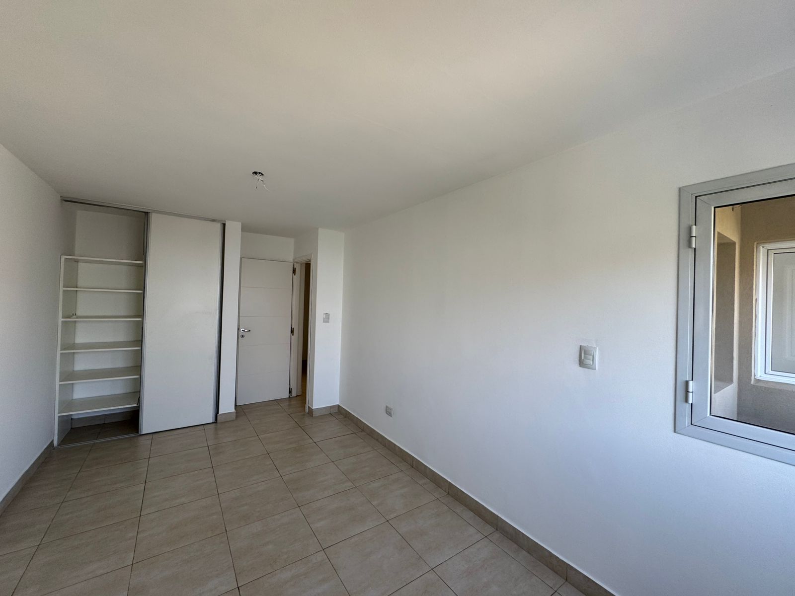 DUPLEX ALQ 3 DORM JARD DEL JOCKEY