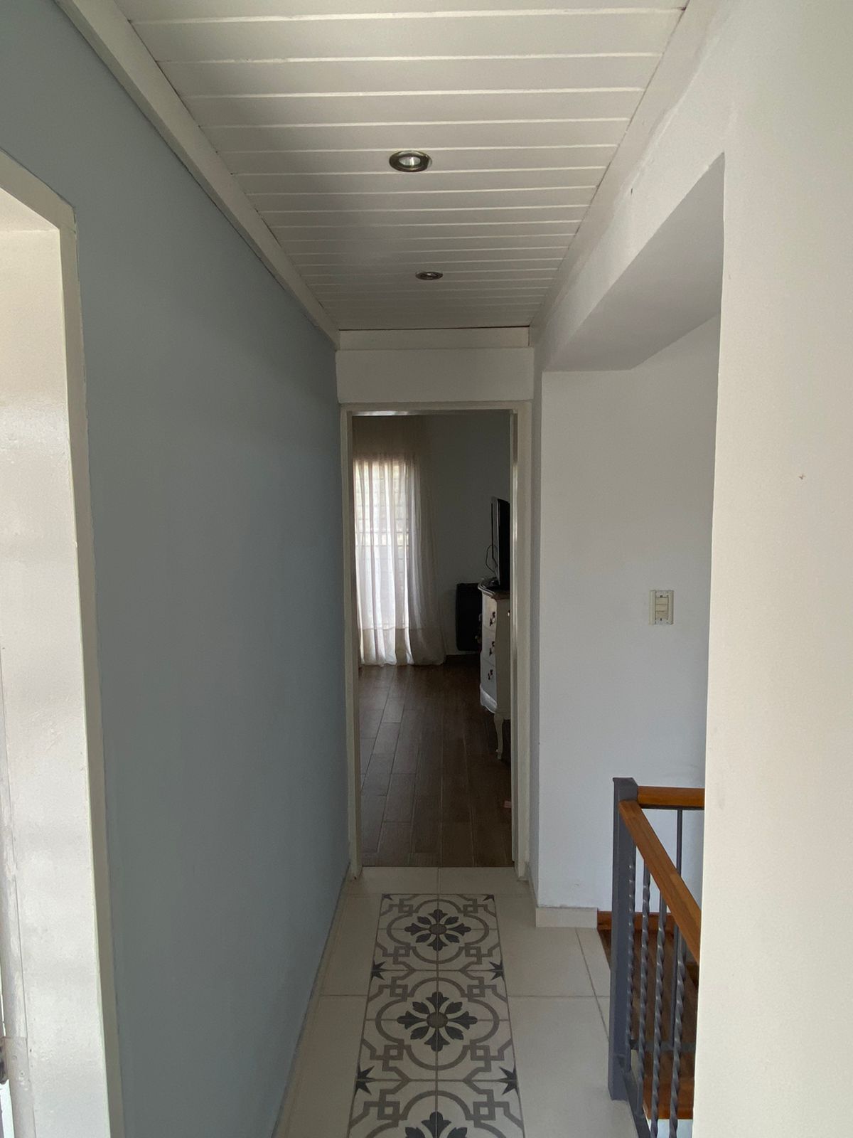 BJUNIORS - HERMOSA CASA RECICLADA CON PILETA