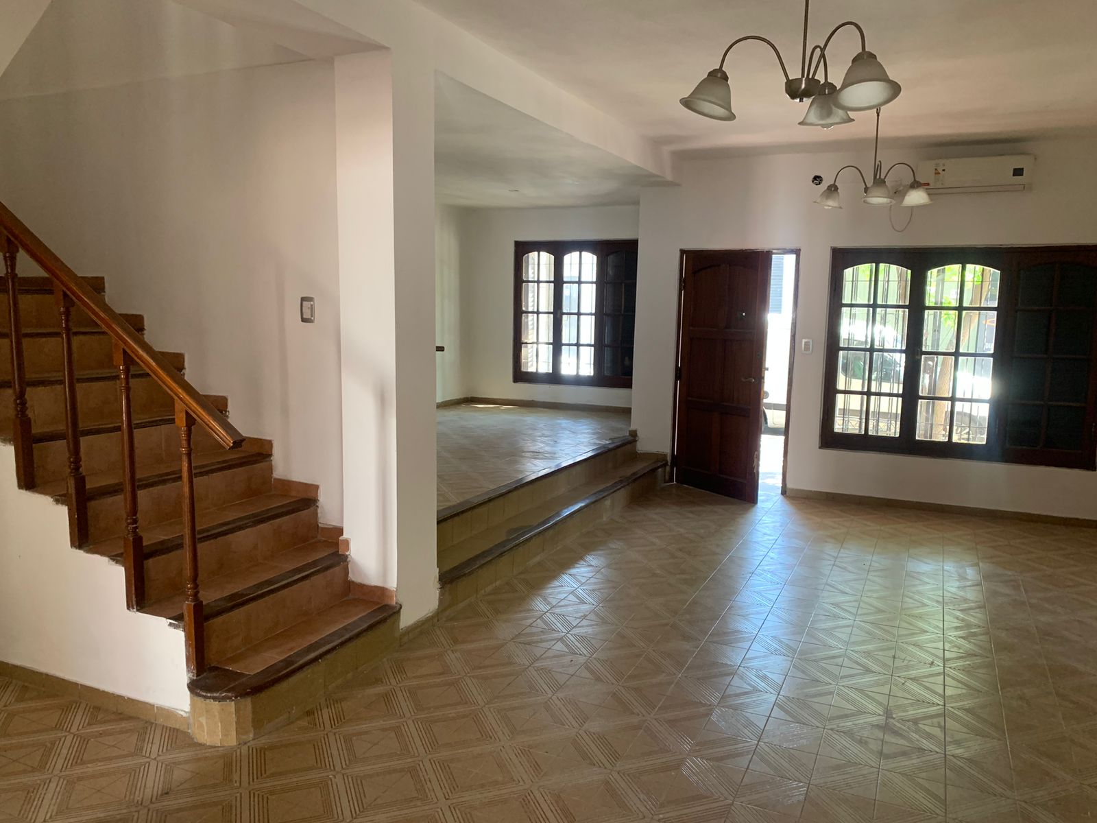 IMPECABLE CASA EN VENTA - B PUEYRREDON