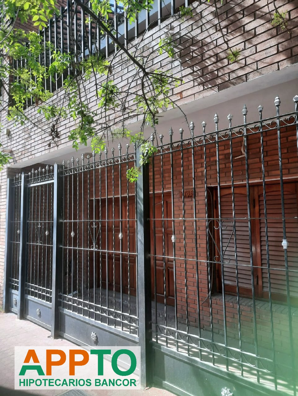IMPECABLE CASA EN VENTA - B PUEYRREDON